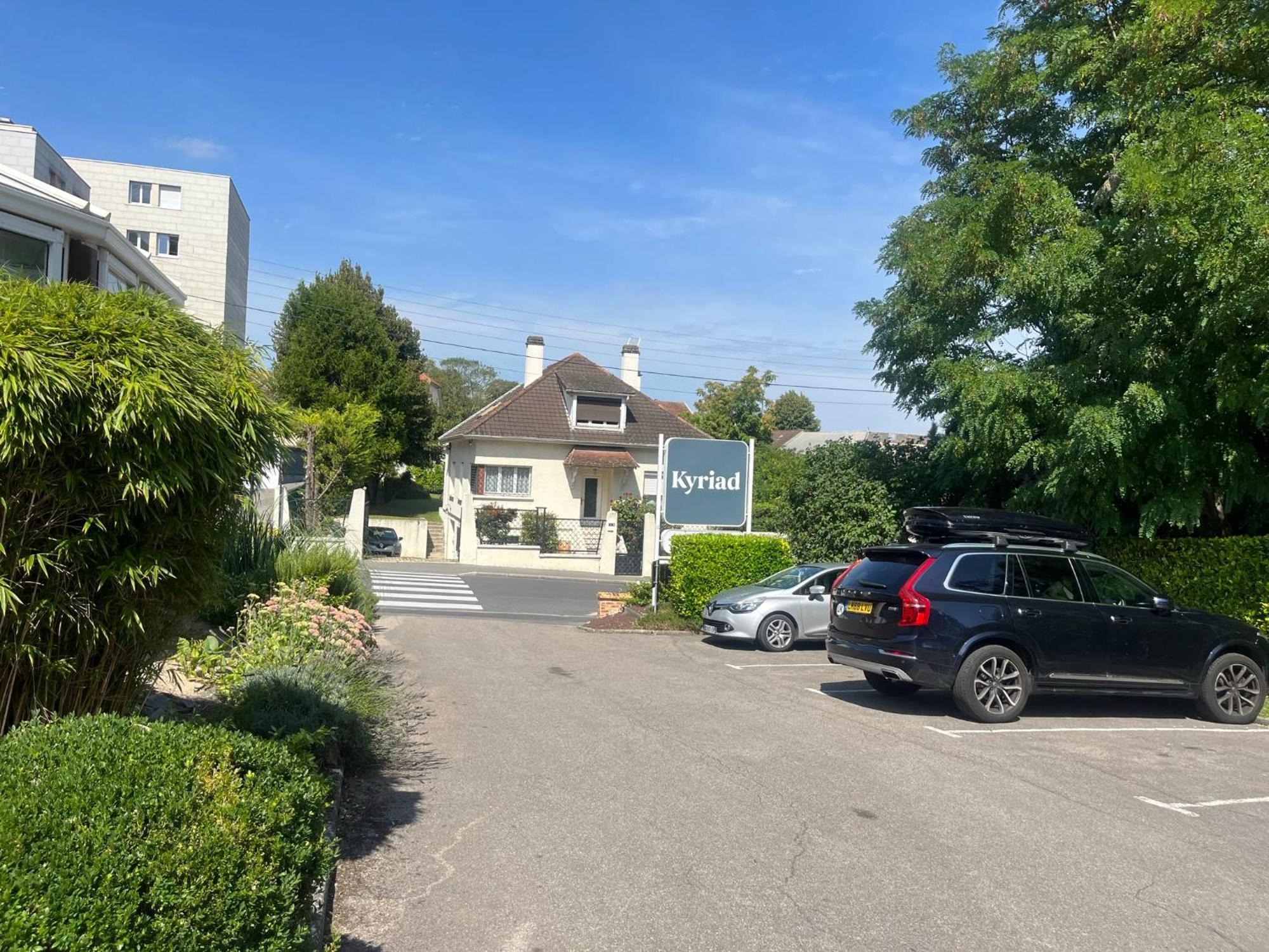 Kyriad Épernay Eksteriør bilde
